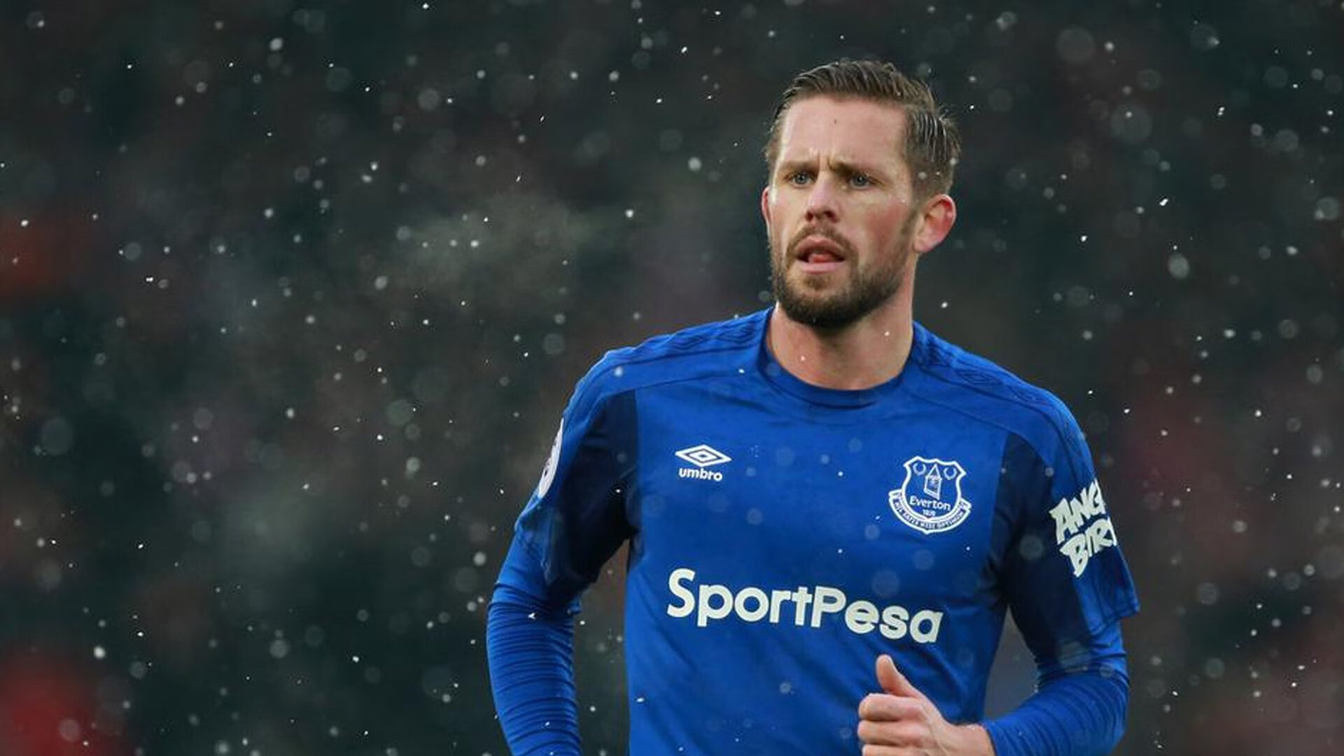 电竞赛场焦点！巴西队对阵西班牙队，核心球员受伤，球队前景蒙阴影