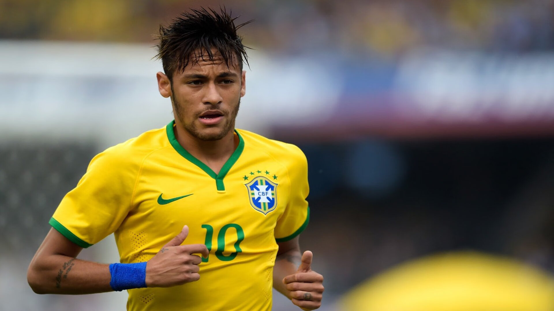 足球赛场焦点！韩国队对阵澳大利亚队，历史性突破，球队首次挺进决赛